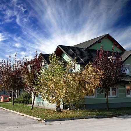 Rooms En Krajcar Cerknica Zewnętrze zdjęcie