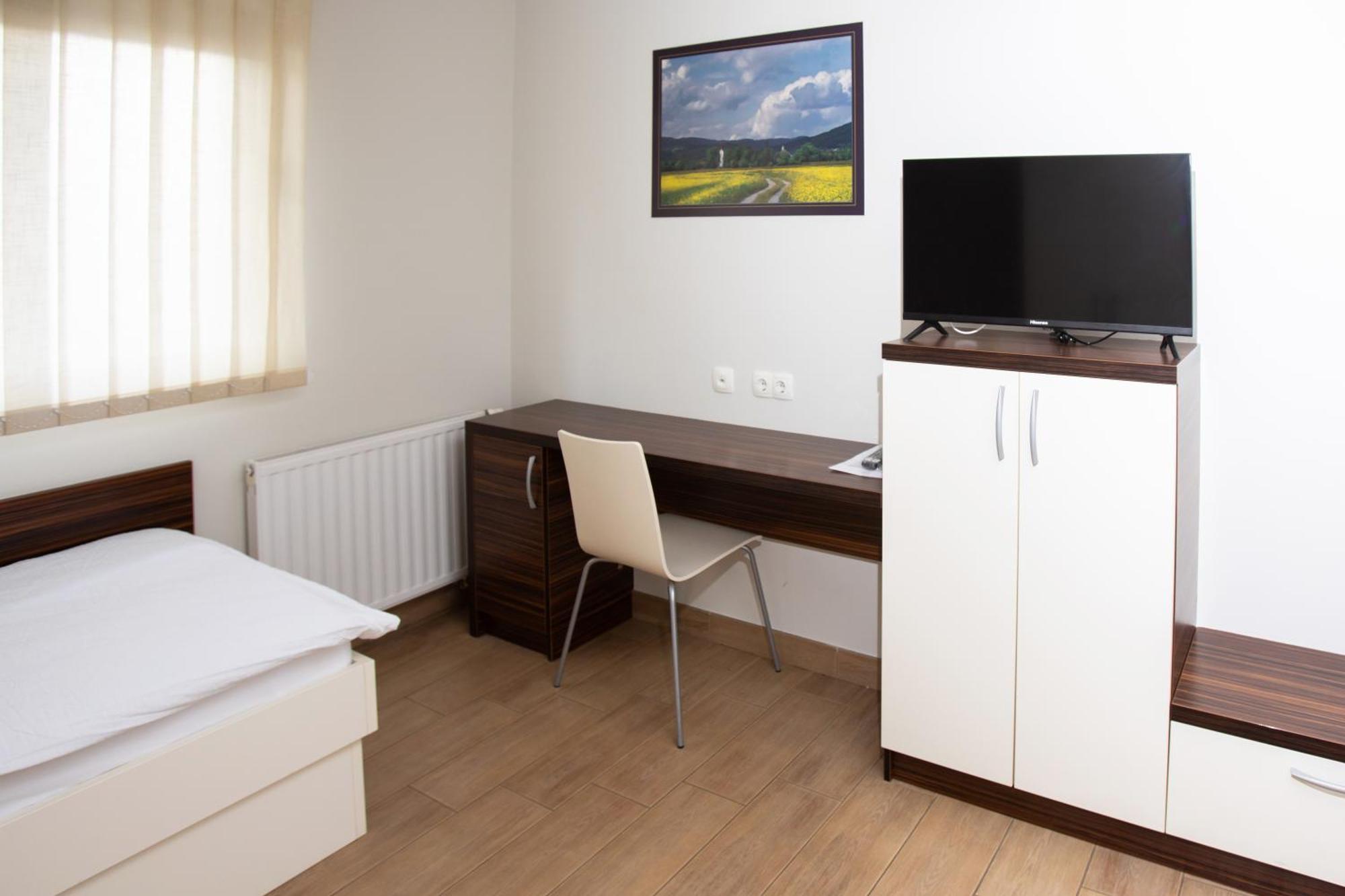 Rooms En Krajcar Cerknica Zewnętrze zdjęcie