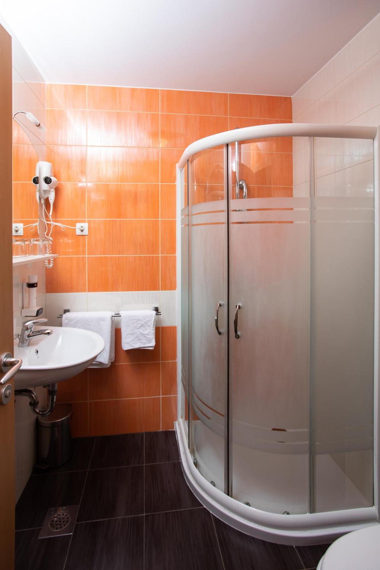 Rooms En Krajcar Cerknica Zewnętrze zdjęcie
