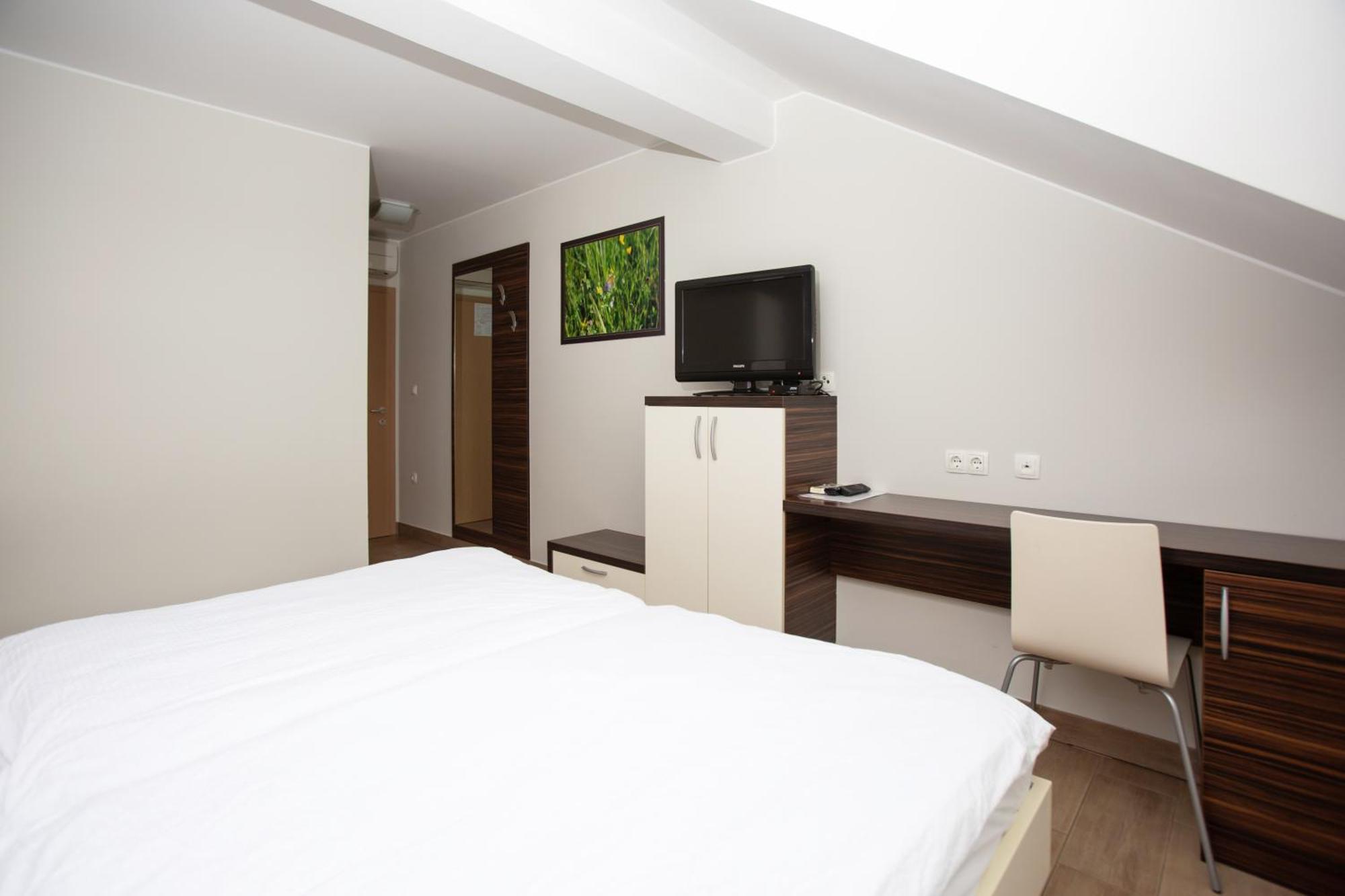 Rooms En Krajcar Cerknica Zewnętrze zdjęcie