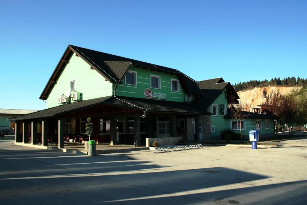 Rooms En Krajcar Cerknica Zewnętrze zdjęcie
